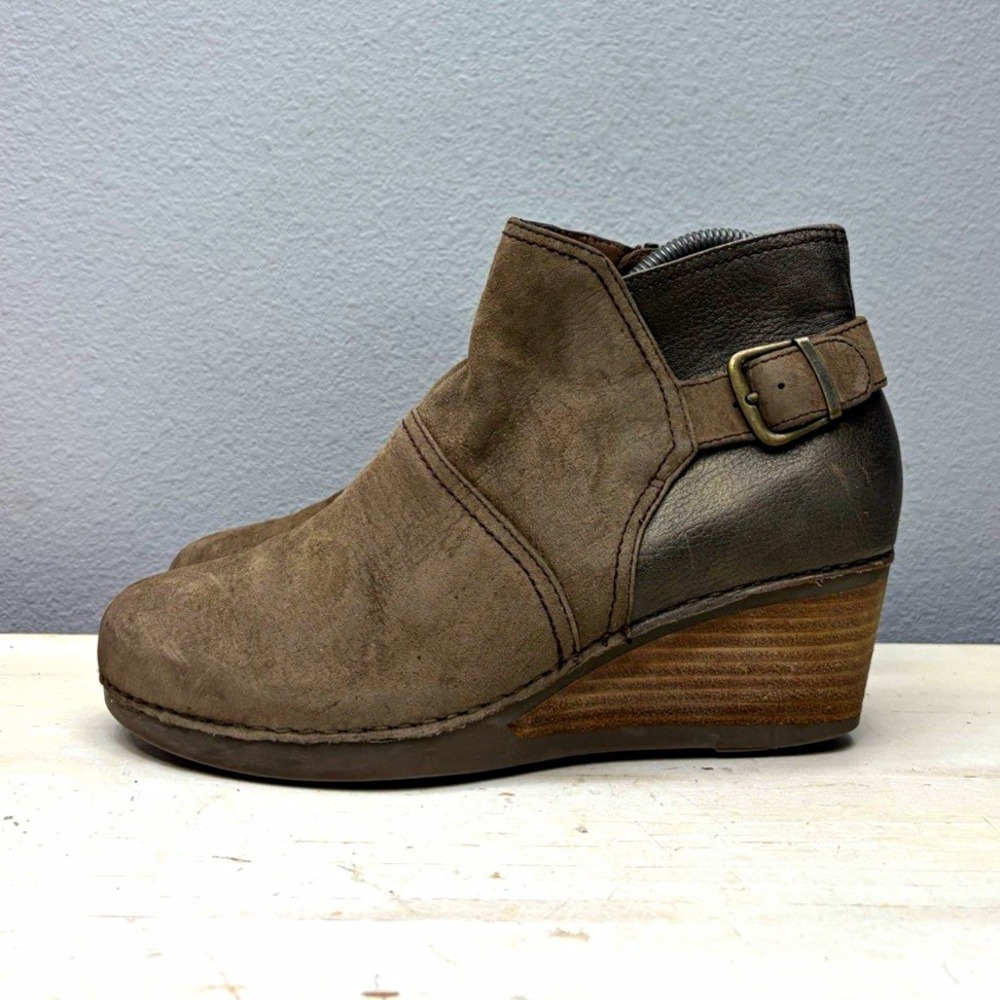 Dansko Brown Suede Shirley Wedge Ankle Booties Size 39